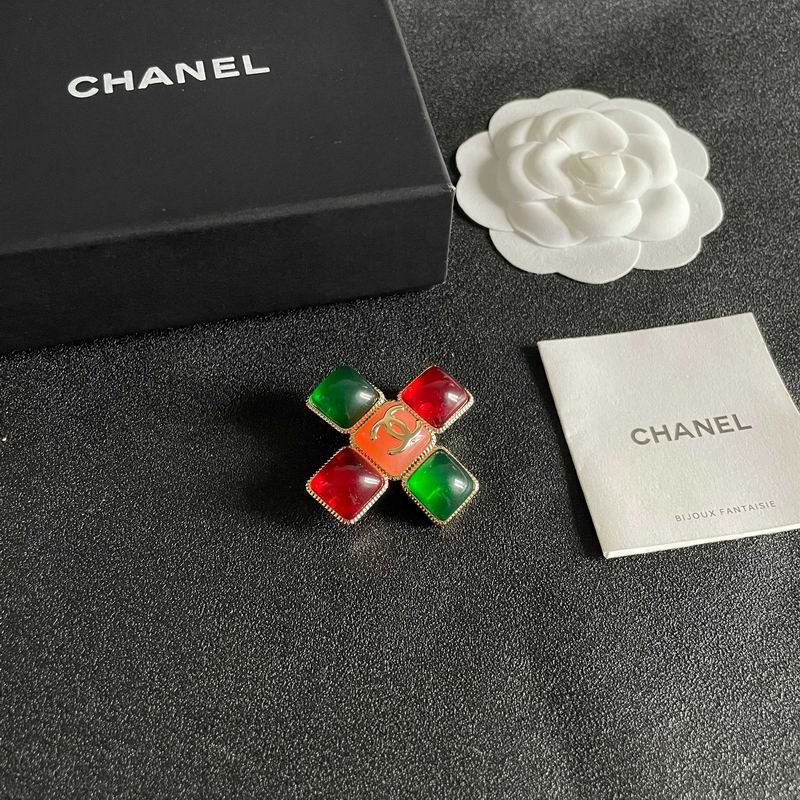 Chanel Brooch 07yxs21